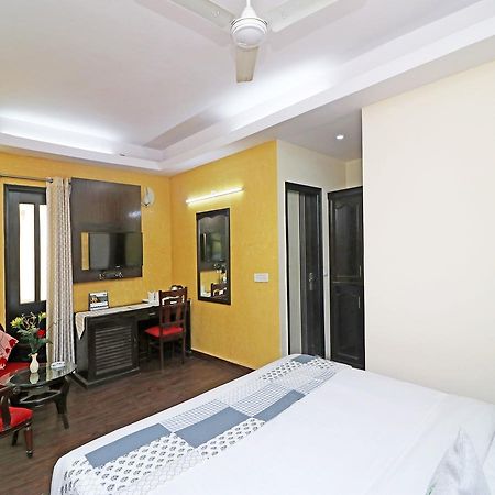 Oyo 13451 Star Corporate Avenue Hotel New Delhi Ngoại thất bức ảnh