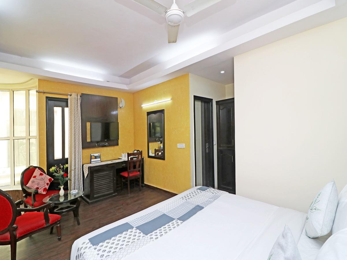 Oyo 13451 Star Corporate Avenue Hotel New Delhi Ngoại thất bức ảnh