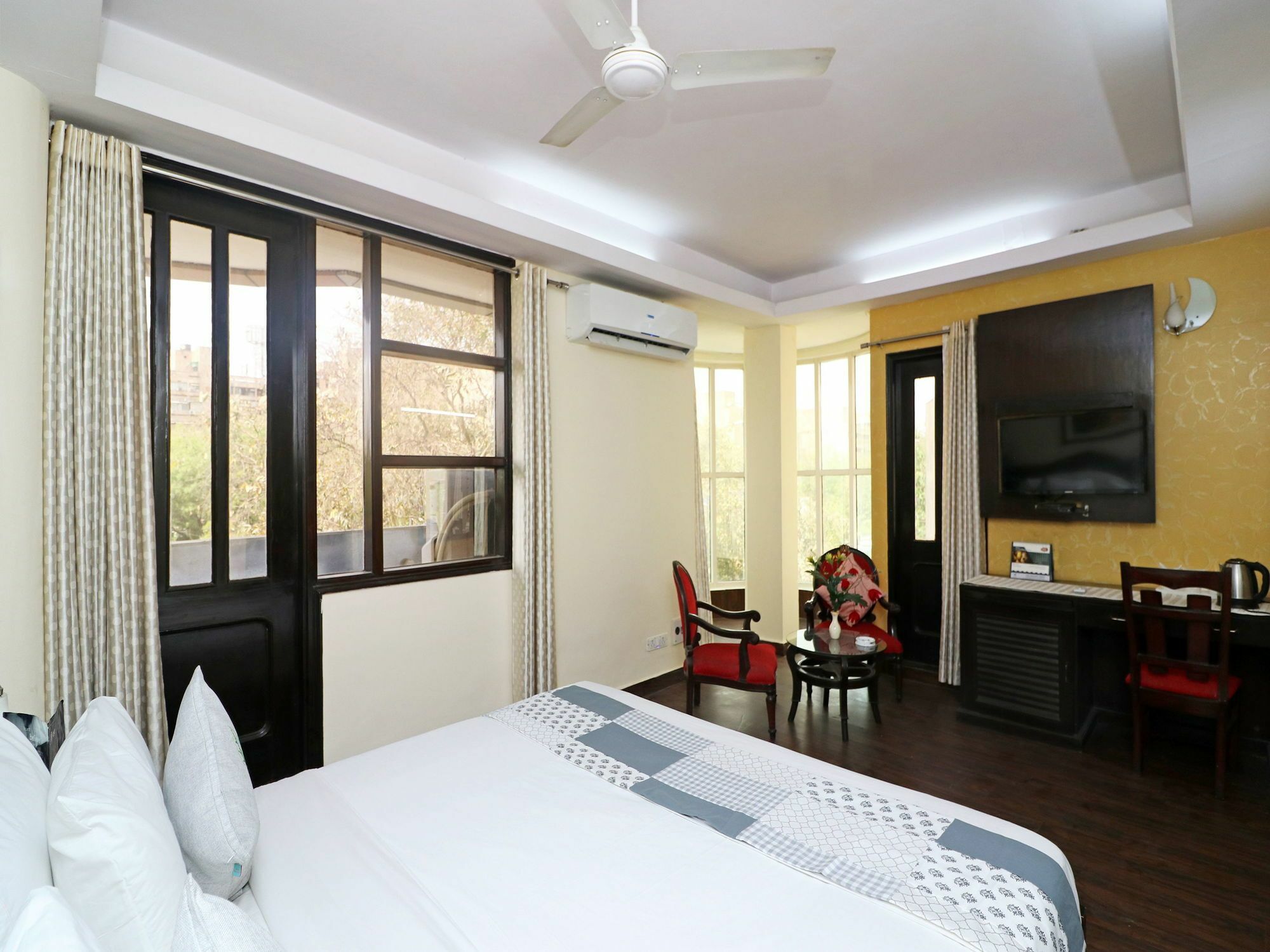 Oyo 13451 Star Corporate Avenue Hotel New Delhi Ngoại thất bức ảnh